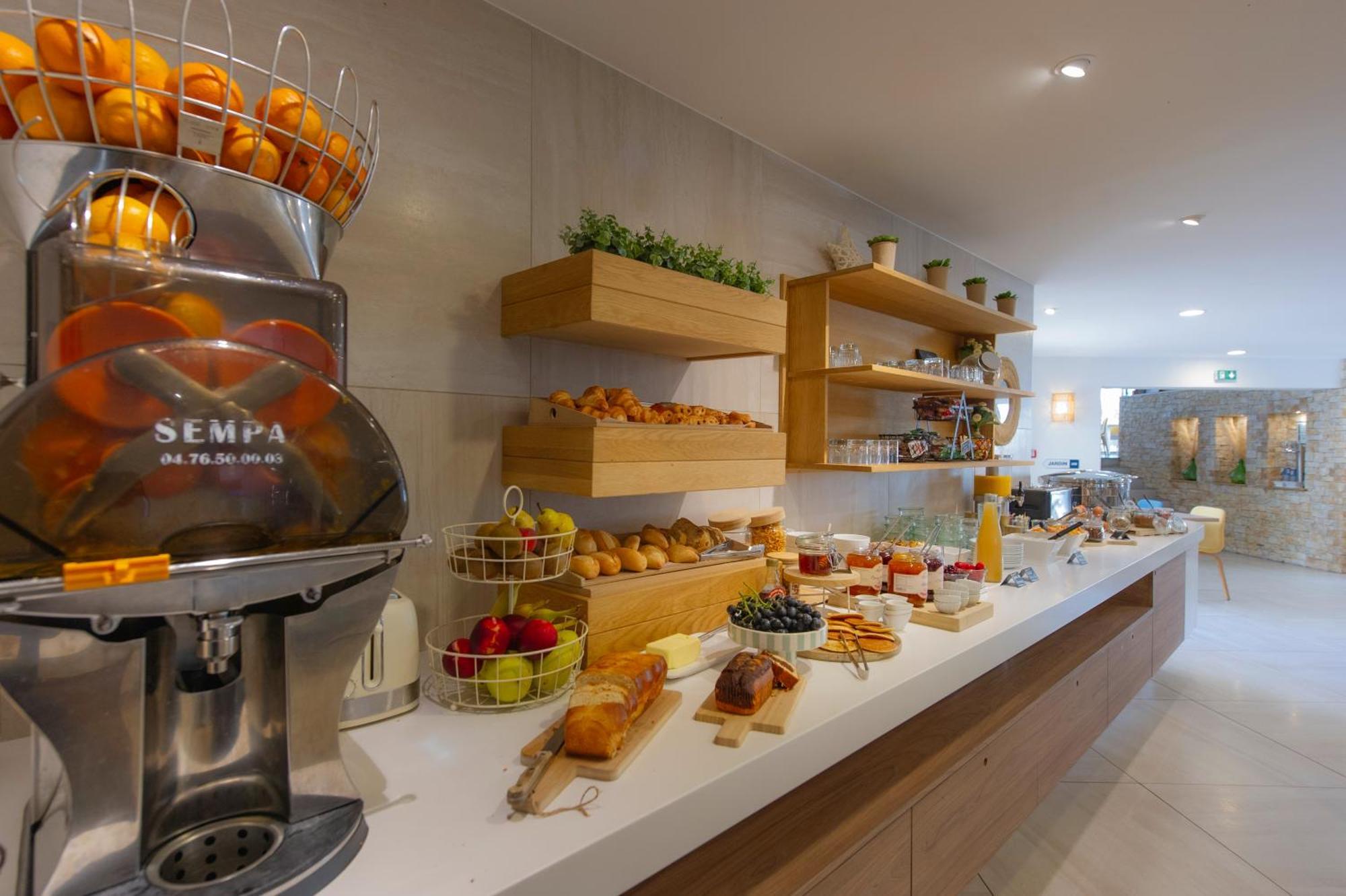 Kyriad Montpellier Est - Lunel Люнел Екстериор снимка